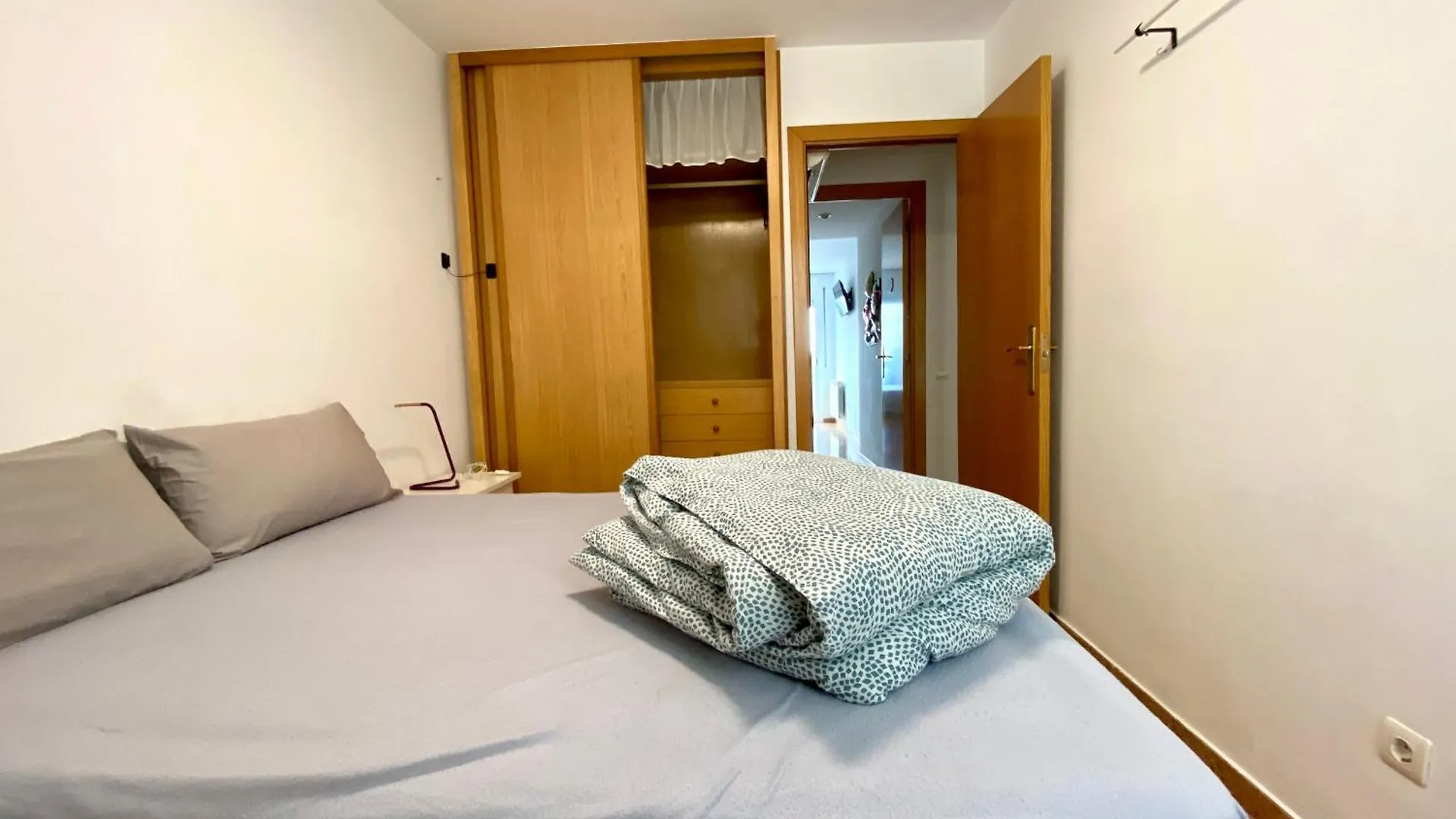 Big Family Terrassa Parking And Noise Free Apartment Spain