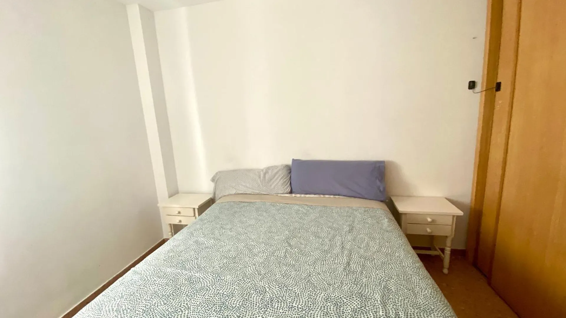 Big Family Terrassa Parking And Noise Free Apartment Spain